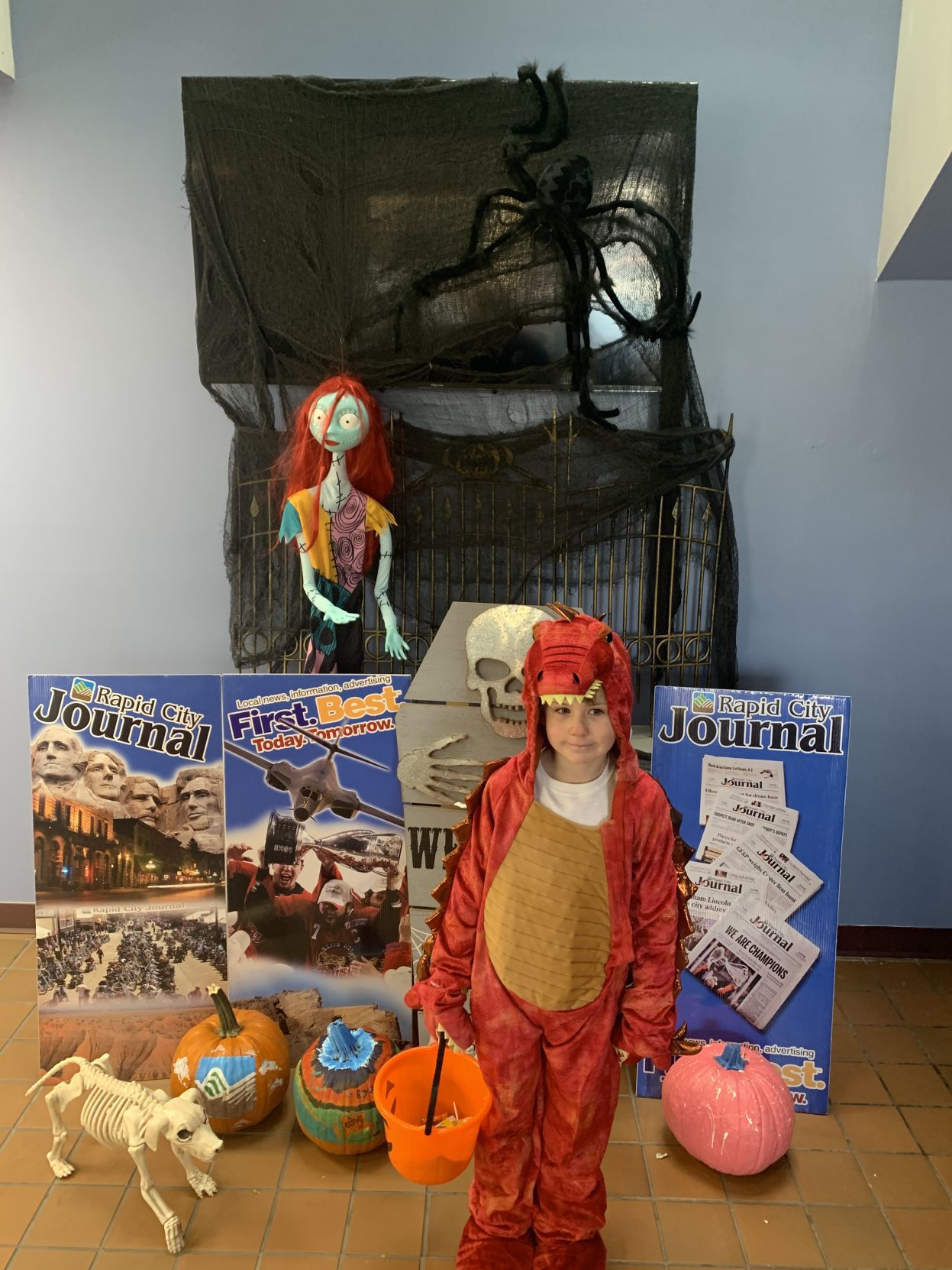 Halloween Pictures to run in Thursday's paper 063.JPG